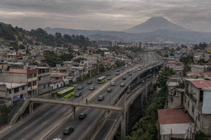 Autopistas que parten el barrio