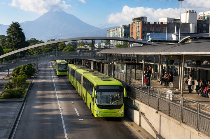 El bus como columna de la ciudad